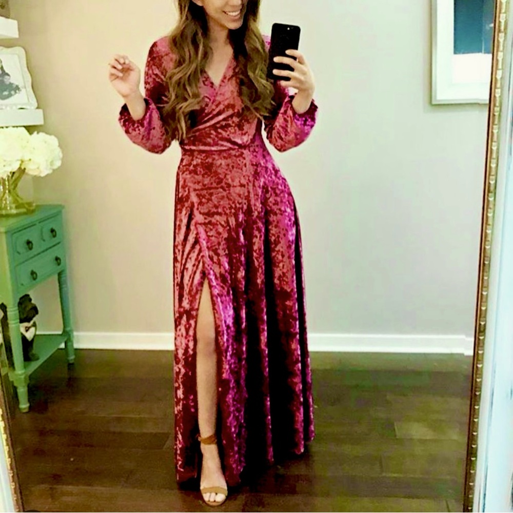 GIANNI BINI Burgundy Velvet Crush Long Sleeved  Maxi Dress size XS